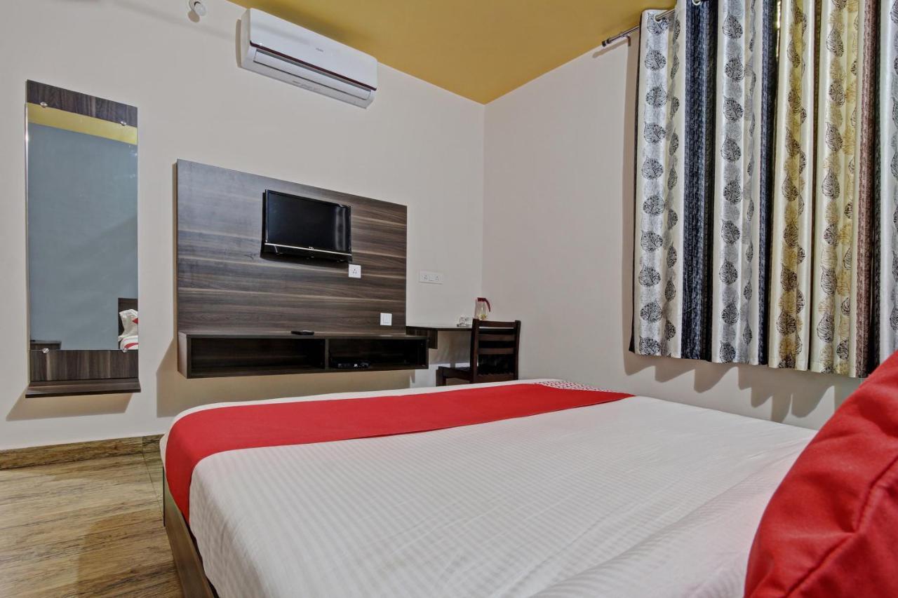 Oyo 48704 Rashi Farms Hotell Hubli Eksteriør bilde