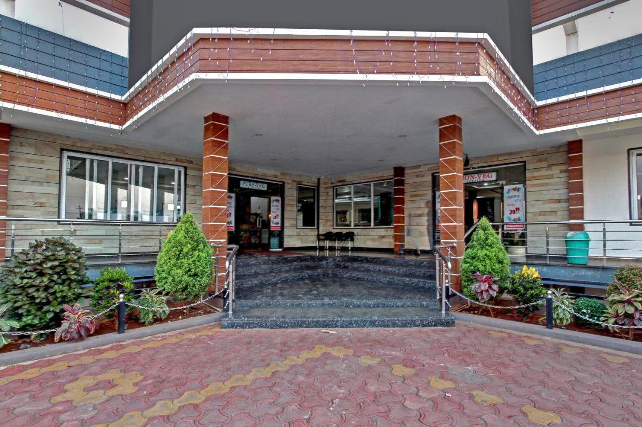 Oyo 48704 Rashi Farms Hotell Hubli Eksteriør bilde